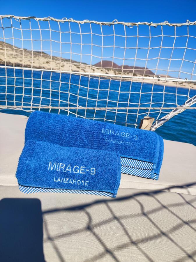 Hotel Magnifico barco en La Graciosa Caleta de Sebo Exterior foto